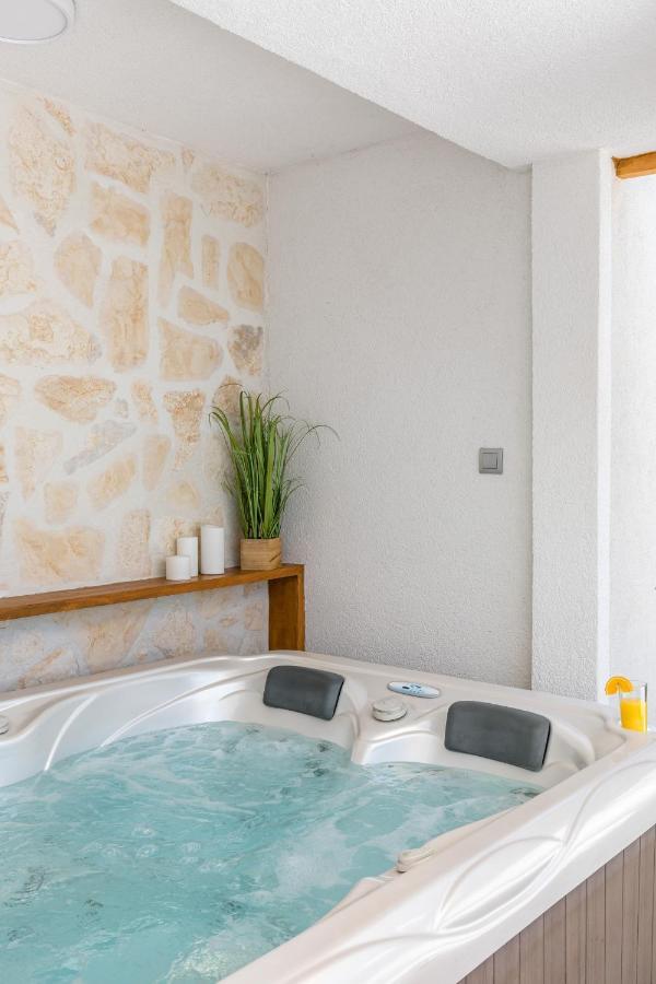 Tonina - House With Terrace, Jacuzzi, Free Parking Split Exterior foto