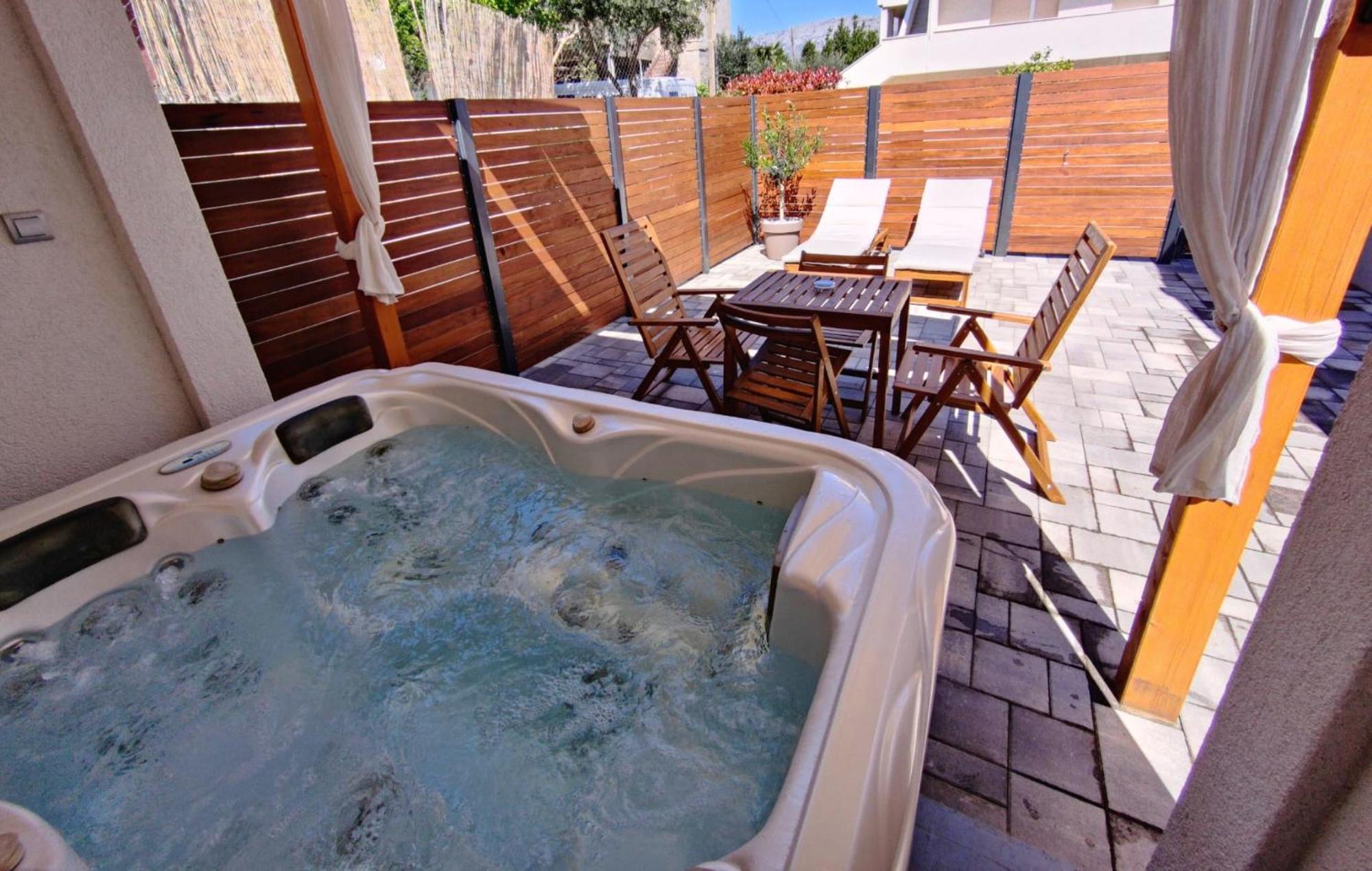 Tonina - House With Terrace, Jacuzzi, Free Parking Split Exterior foto